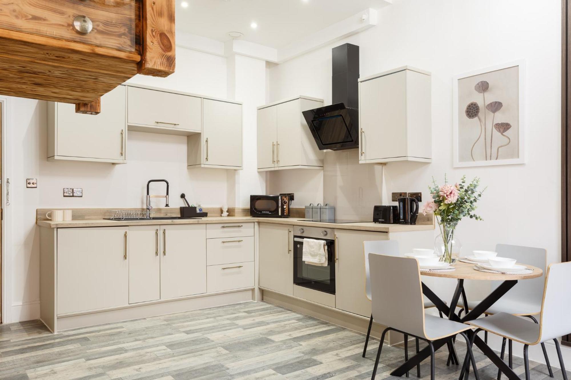 Bradford Luxury Central Apartment Exterior photo